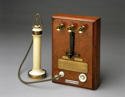 Bell-Telefon, verwendet von Königin Victoria im Osborne House, Isle of Wight, 1877-78 von English School